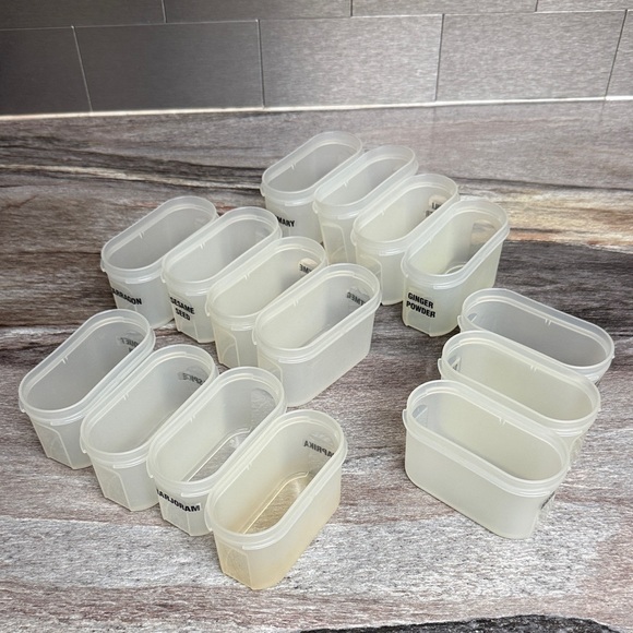 Tupperware Spice Containers Bundle - Picture 4 of 6